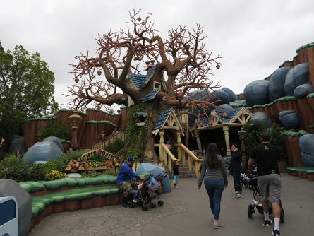 ChipNDaleTreeHouse