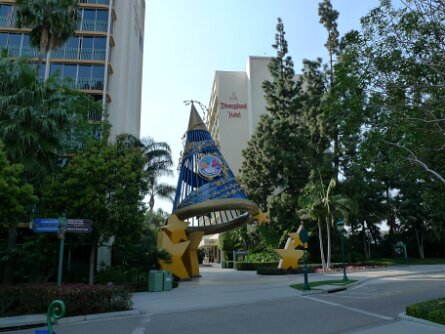 DisneylandHotel2009