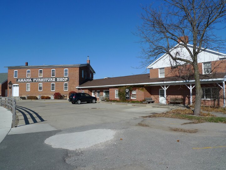 12-AmanaFurnitureShop