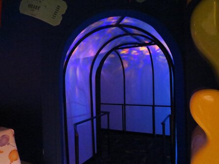 toCurvedHallway