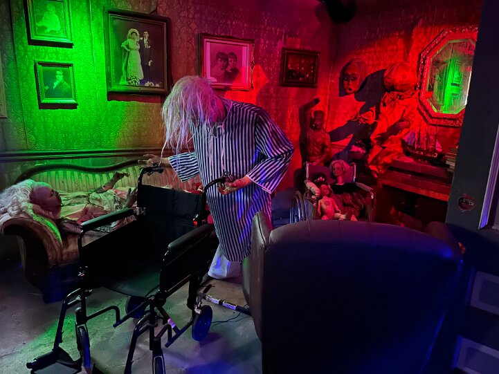 HauntedHouse