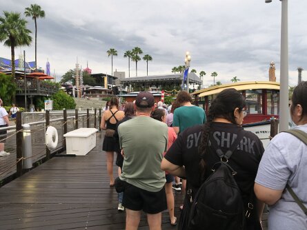 CityWalkToSapphireFalls2025